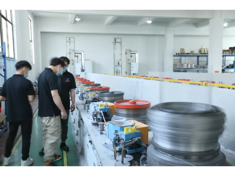 Estar entre las empresas de tamaño superior al designado” para Dingyan Metal